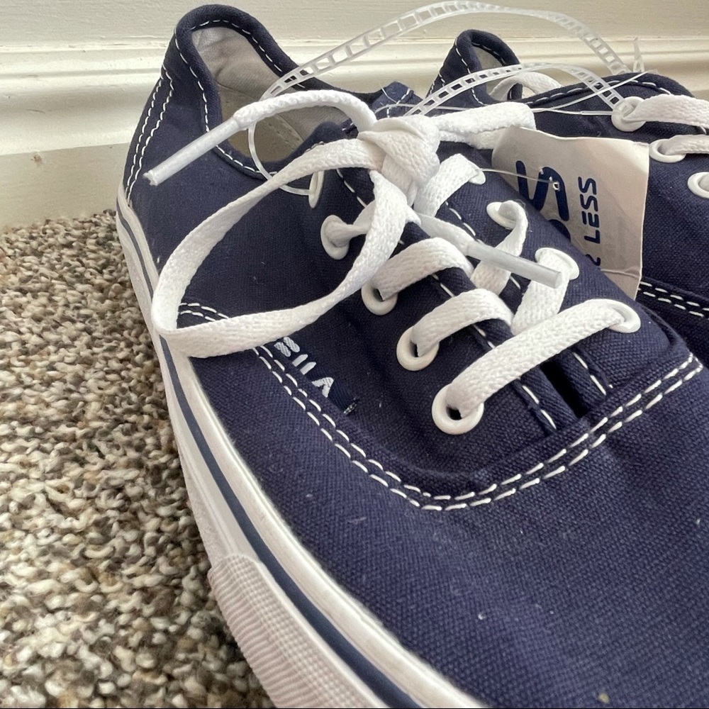 Dark blue with white stitching, fila shoes - Picture 5 of 6